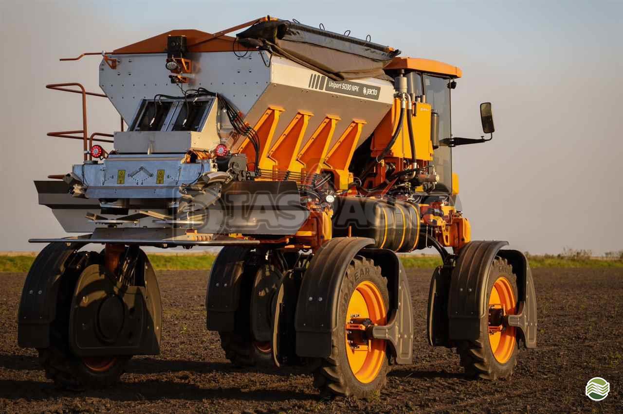 DISTRIBUIDOR AUTOPROPELIDO JACTO UNIPORT 5030 NPK Tração 4x4 Dias Agro - Jacto LUCAS DO RIO VERDE MATO GROSSO MT